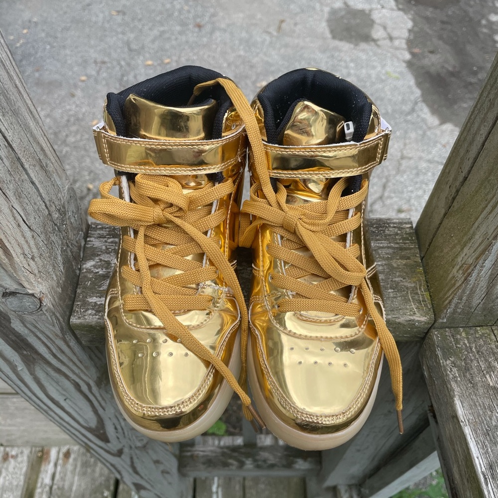 Flashy’s  high top sneakers